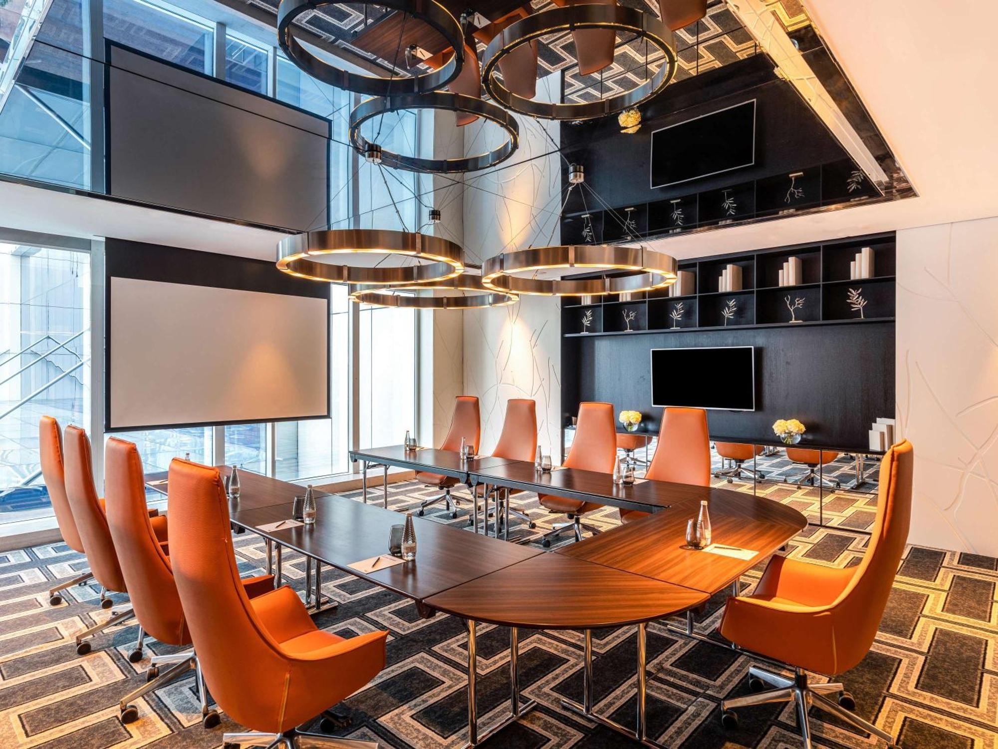 Pullman Downtown 5* Дубай